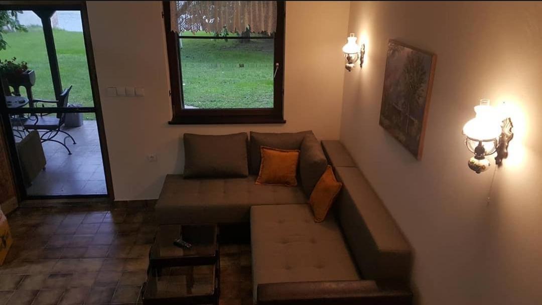 Kuca Ribarev San Villa Beocin Екстериор снимка
