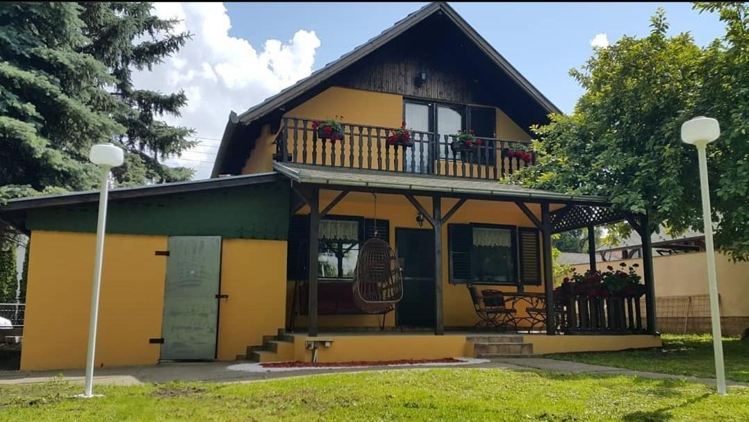Kuca Ribarev San Villa Beocin Екстериор снимка